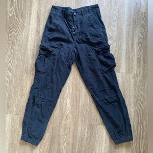 American Eagle Black Cargo Jogger Pants (2 LONG)